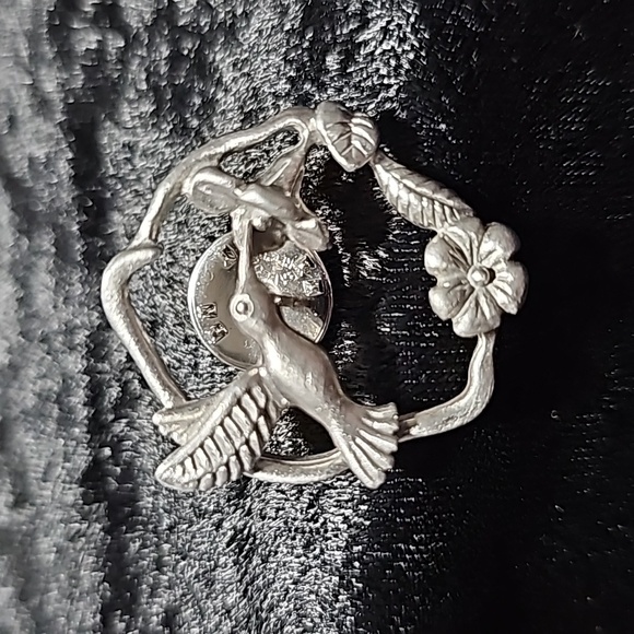 Vintage LCD Hummingbird Brooch Pin Floral Wreath Pewter Lindsay Claire Designs - Picture 5 of 5